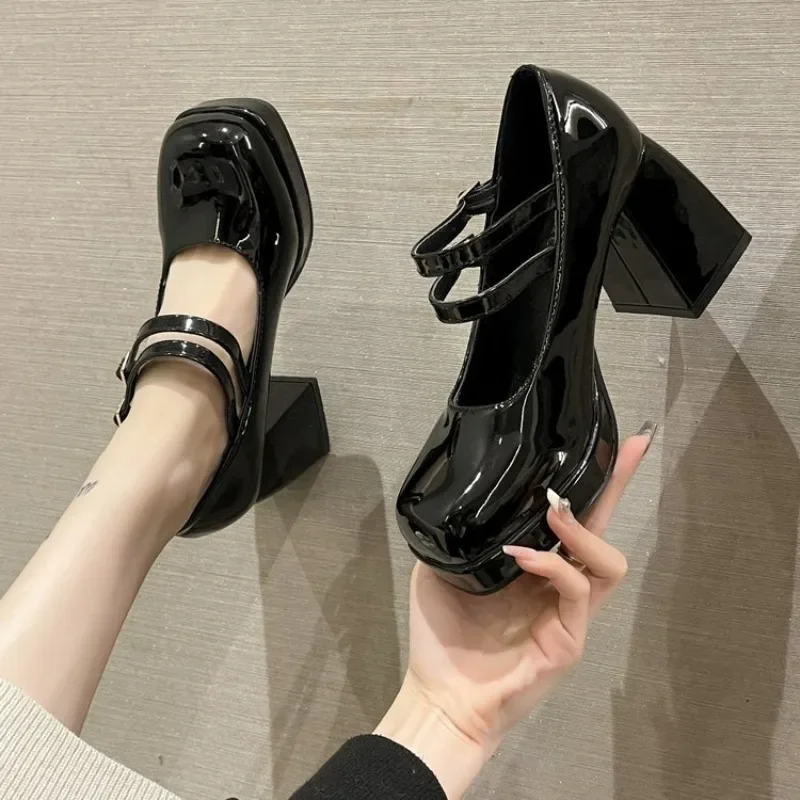 รองเท้าส้นสูงหนังเคลือบเงาแบบใ - Summer Holiday Clothing Women บทวิจารณ์และราคา