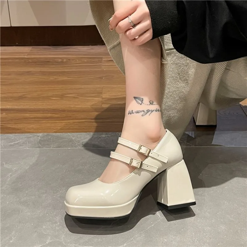 รองเท้าส้นสูงหนังเคลือบเงาแบบใ - Summer Holiday Clothing Women บทวิจารณ์และราคา