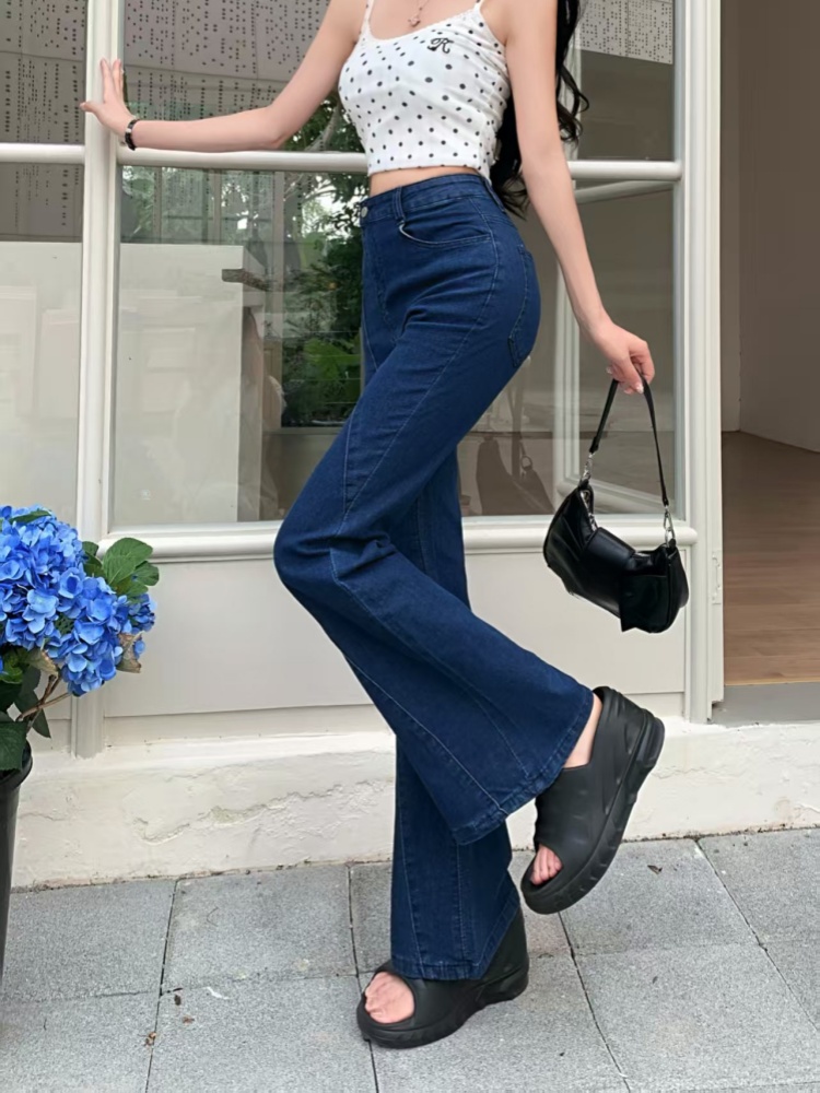 กางเกงยีนส์ทรงบานสีน้ำเงินเข้ม - Summer Clothing Trends For Women 2026 บทวิจารณ์และราคา